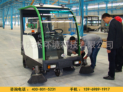工業(yè)用駕駛式掃地車(chē)的優(yōu)勢有哪些青島掃地車(chē)駕駛式掃地車(chē) 工業(yè)用駕駛式掃地車(chē)的優(yōu)勢有哪些青島掃地車(chē)駕駛式掃地車(chē)